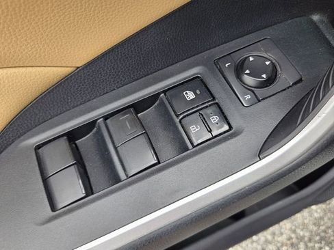 Used 2019 Toyota RAV4 LE image 32