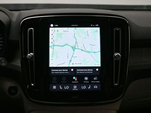 Used 2023 Volvo XC40 B5 Plus w/ Driver Assist Package AWD/4WD image 14