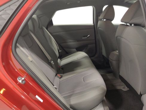 Used 2024 Hyundai Elantra SE FWD image 19
