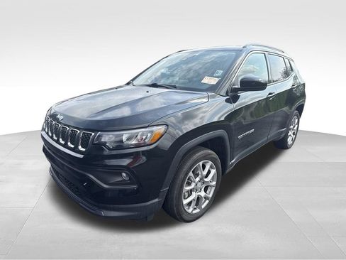 Used 2023 Jeep Compass Latitude AWD/4WD image 8