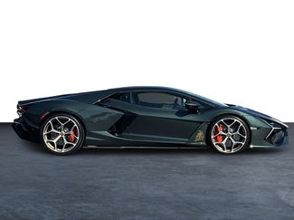 Used 2024 Lamborghini Revuelto video 2