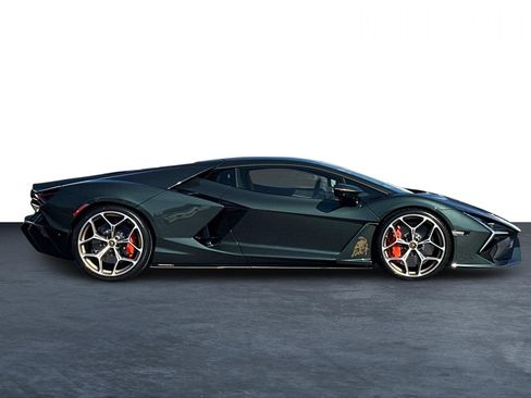 Used 2024 Lamborghini Revuelto image 2