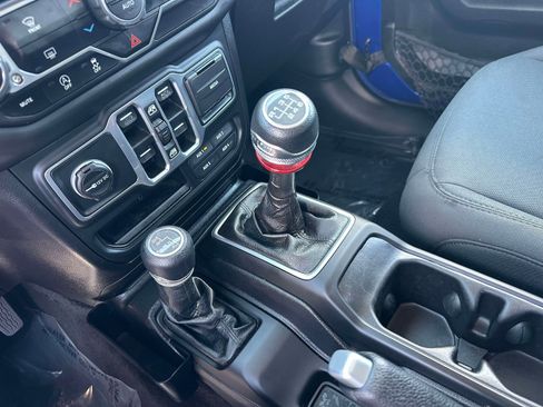 Used 2018 Jeep Wrangler Unlimited Sport S AWD/4WD image 13