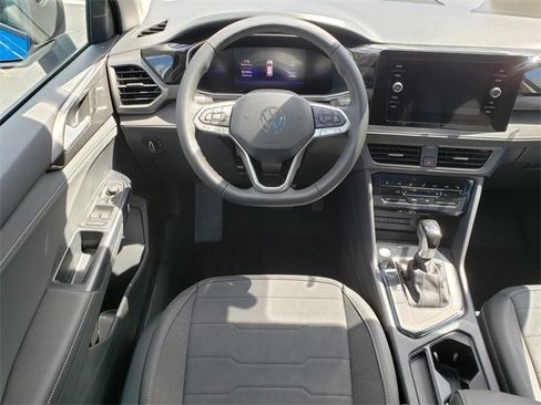 New 2025 Volkswagen Taos SE image 10