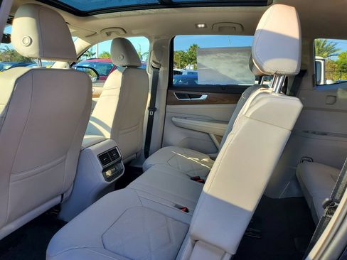New 2026 Volkswagen Atlas SE FWD image 5