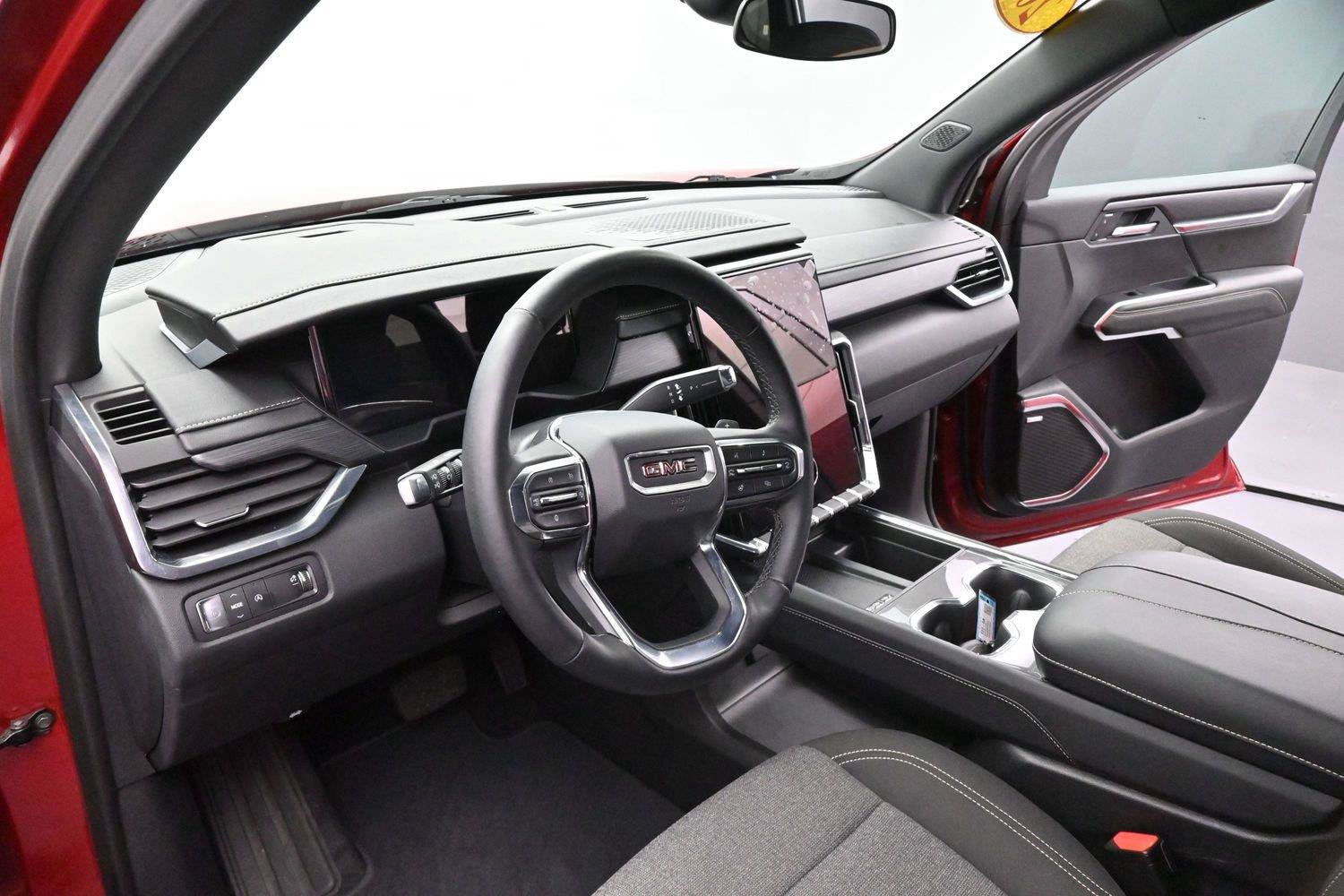Used 2025 GMC Acadia Elevation FWD image 17