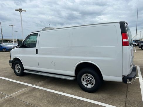 Used 2024 GMC Savana 2500 w/ Driver Convenience Package RWD image 8