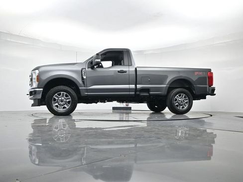 Used 2025 Ford F350 XLT w/ FX4 Off-Road Package AWD/4WD image 32