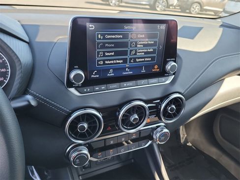 New 2025 Nissan Sentra SV image 9