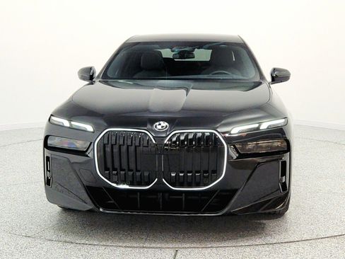 Used 2025 BMW 740i RWD image 2