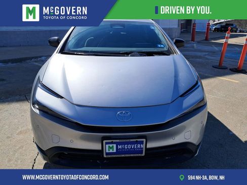Used 2025 Toyota Prius LE image 6