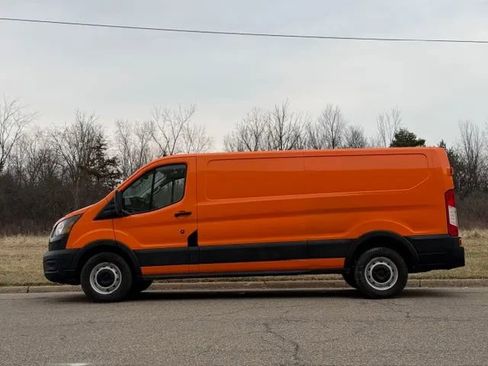 Used 2021 Ford Transit 150 Low Roof RWD image 22