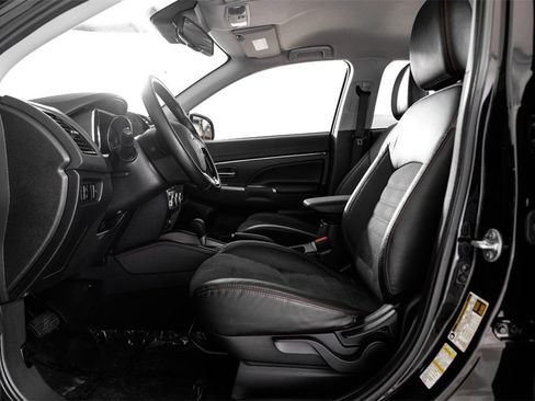 Used 2024 Mitsubishi Outlander Sport AWD image 4