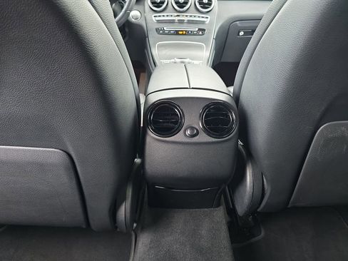 Used 2019 Mercedes-Benz GLC 300 4MATIC image 24