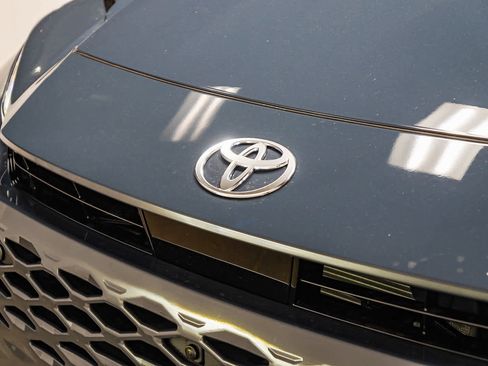 New 2025 Toyota Crown Signia image 9