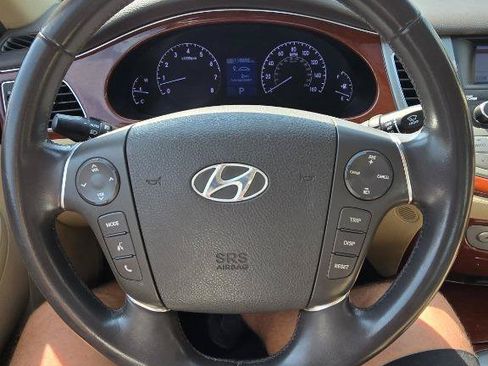 Used 2013 Hyundai Genesis 3.8 RWD image 19