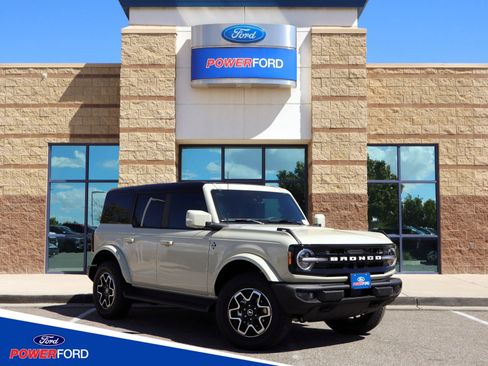 New 2025 Ford Bronco Outer Banks AWD/4WD image 1