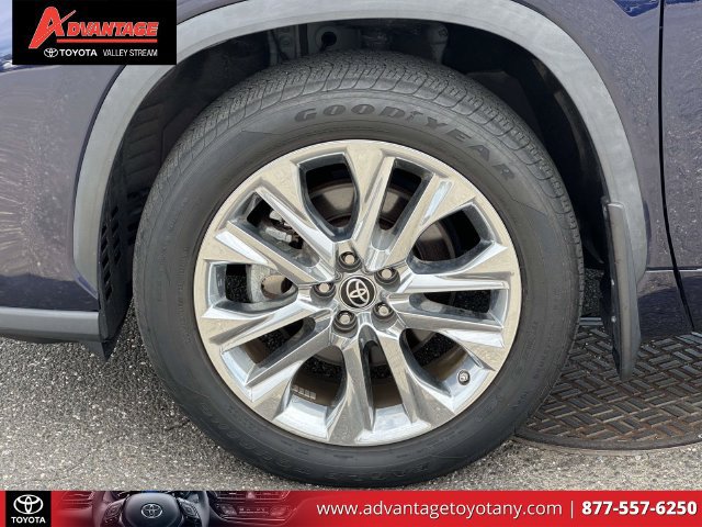 Used 2023 Toyota Highlander Limited AWD/4WD image 11