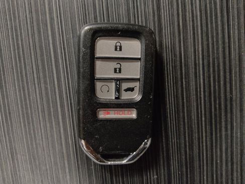 Used 2016 Honda Pilot Touring image 32