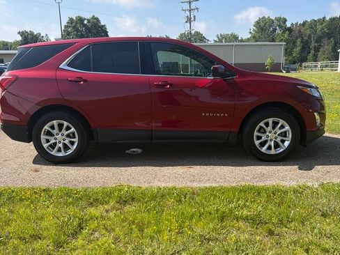 Used 2020 Chevrolet Equinox LT w/ Driver Convenience Package FWD image 4