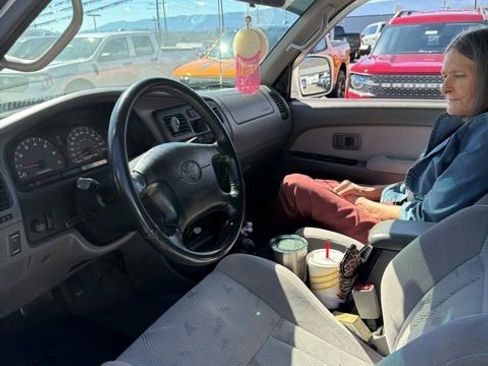 Used 2002 Toyota 4Runner SR5 image 3