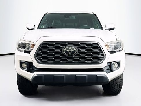 Used 2020 Toyota Tacoma TRD Off-Road w/ TRD Premium Off Road Package image 2