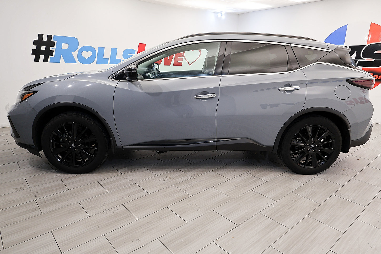 Used 2024 Nissan Murano SV w/ SV Midnight Edition Package AWD/4WD image 2