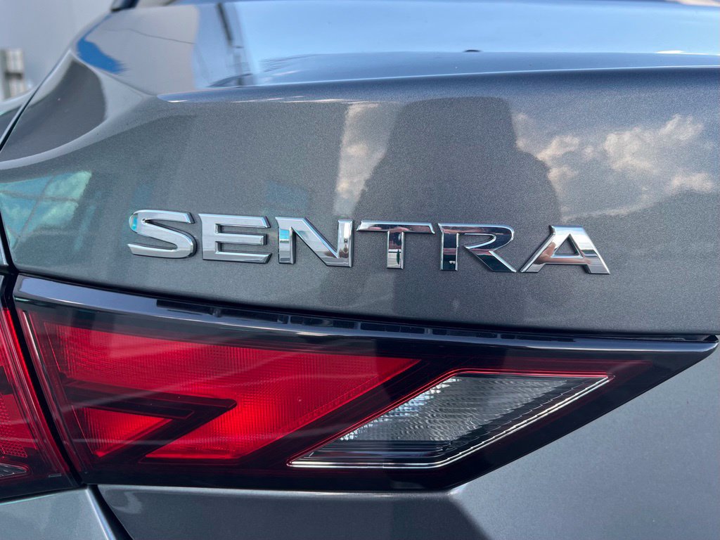 Used 2025 Nissan Sentra SV FWD image 8