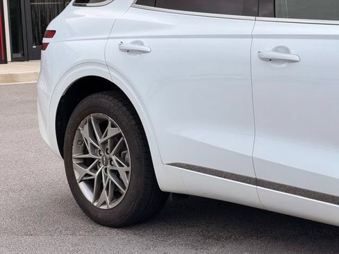 Used 2025 Genesis GV70 2.5T AWD/4WD image 5