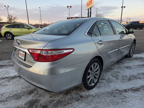 Used 2017 Toyota Camry XLE image 5
