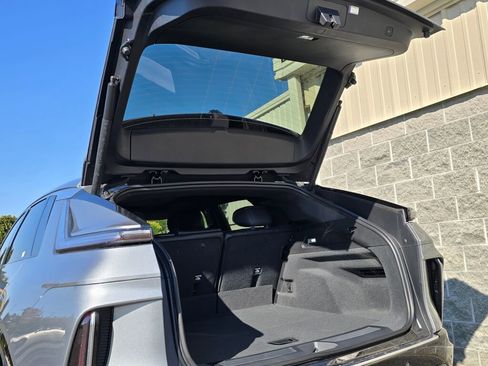 New 2026 Cadillac Lyriq Luxury image 7