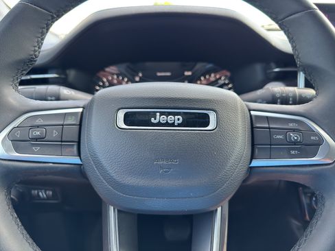 Used 2024 Jeep Compass Latitude AWD/4WD image 14
