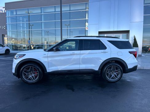 New 2026 Ford Explorer ST-Line w/ ST-Line Street Pack image 13