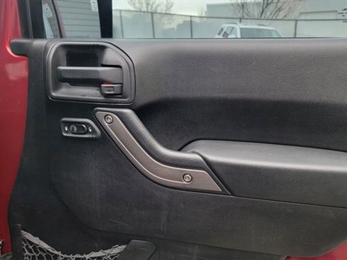 Used 2012 Jeep Wrangler Unlimited Sport image 29