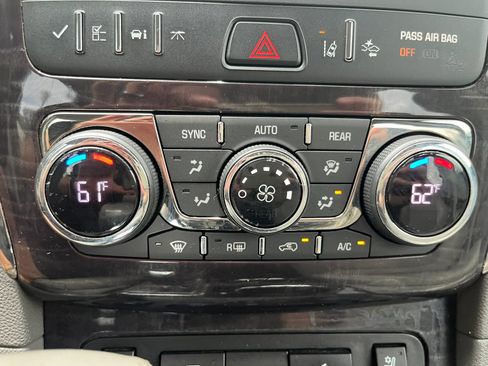 Used 2017 Buick Enclave Premium AWD/4WD image 22