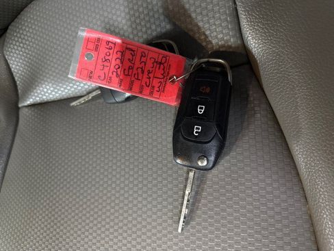Used 2022 Ford F250 XL w/ Power Equipment Group AWD/4WD image 41