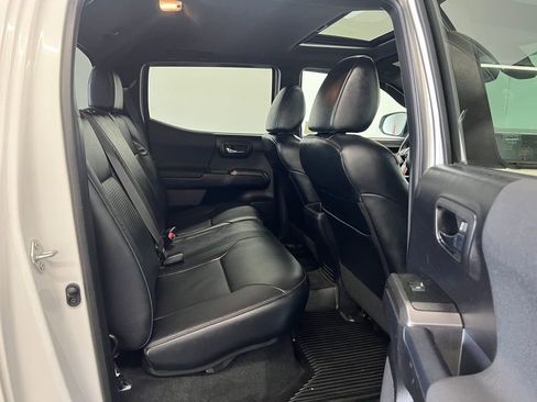 Used 2021 Toyota Tacoma TRD Off-Road w/ TRD Premium Off Road Package image 25