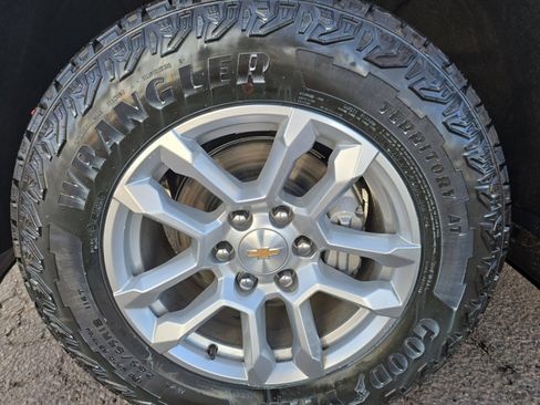 New 2025 Chevrolet Silverado 1500 LT w/ Convenience Package II image 11