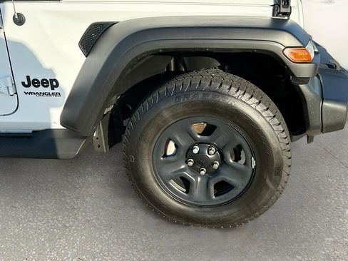 Used 2022 Jeep Wrangler Unlimited Sport image 28