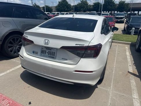 Used 2025 Honda Civic Sport image 3