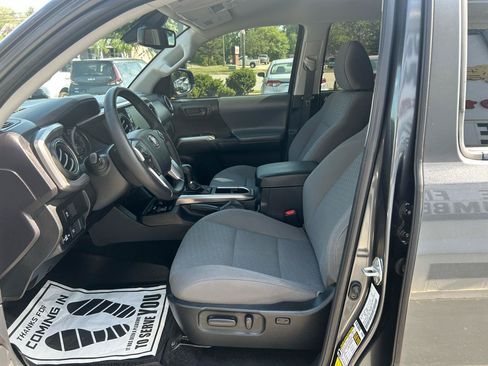 Used 2023 Toyota Tacoma SR5 w/ Technology Package RWD image 9