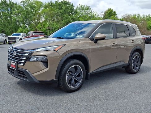 Certified 2024 Nissan Rogue SV w/ SV Premium Package AWD/4WD image 3