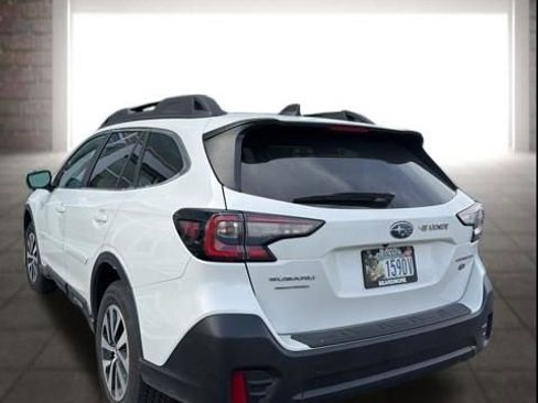 Used 2020 Subaru Outback Premium image 6