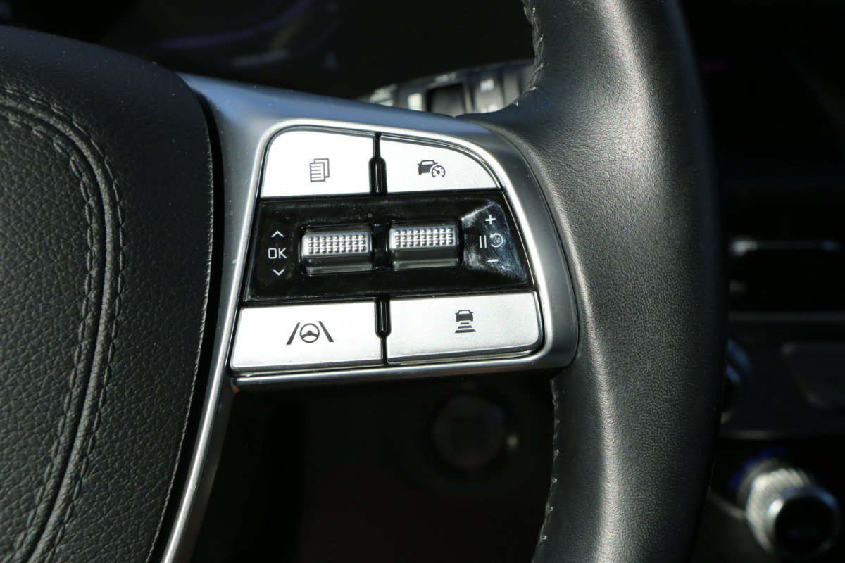 Used 2025 Kia Telluride S FWD image 18