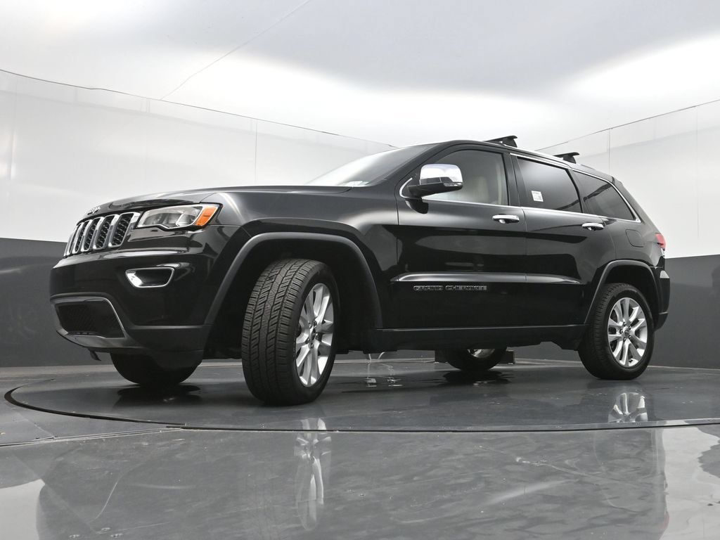 Used 2017 Jeep Grand Cherokee Limited AWD/4WD image 26