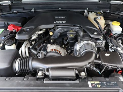 Used 2019 Jeep Wrangler Unlimited Sport S AWD/4WD image 39