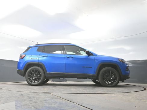 New 2026 Jeep Compass Latitude image 35