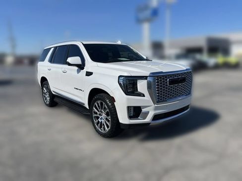 Used 2024 GMC Yukon Denali AWD/4WD image 3