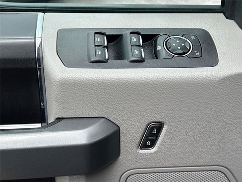 Used 2018 Ford F150 XLT RWD image 17