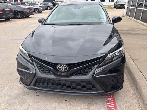 Used 2023 Toyota Camry SE w/ Convenience Package image 5